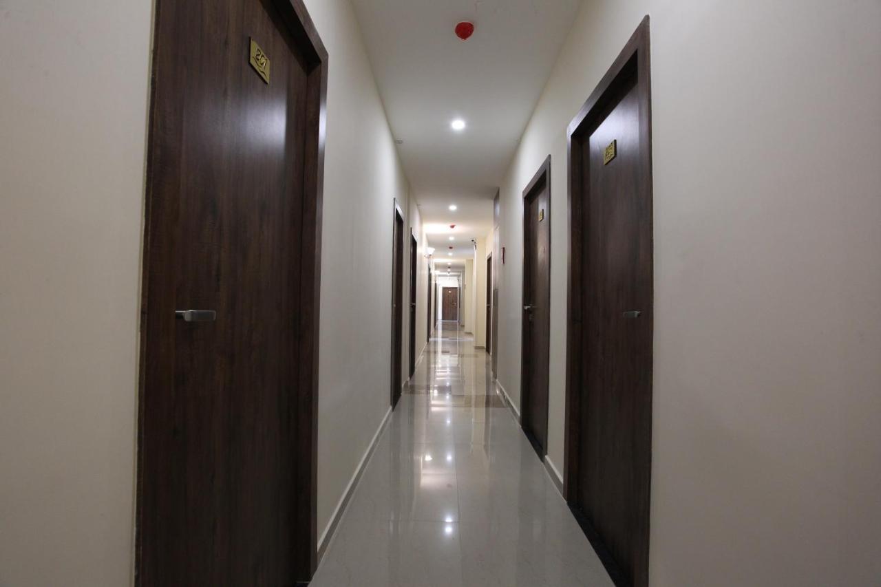 Hotel Ocean Suites Mumbai Exterior photo